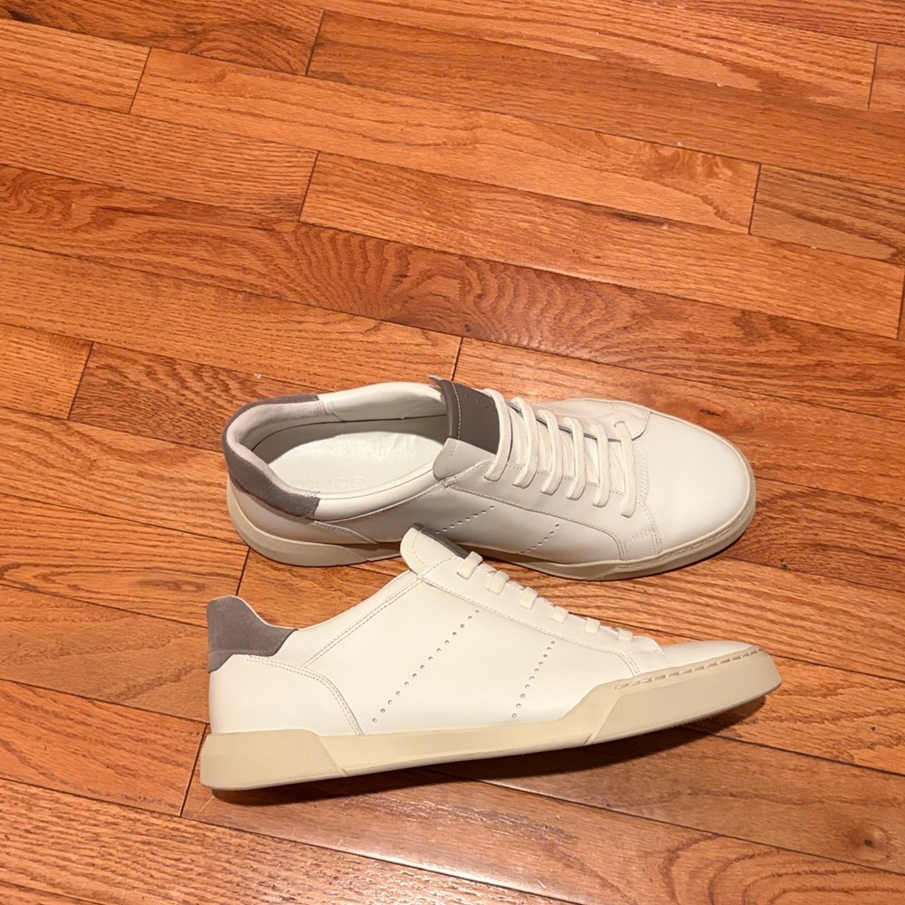 VINCE. Men's Sneakers. No tie. Sz 12